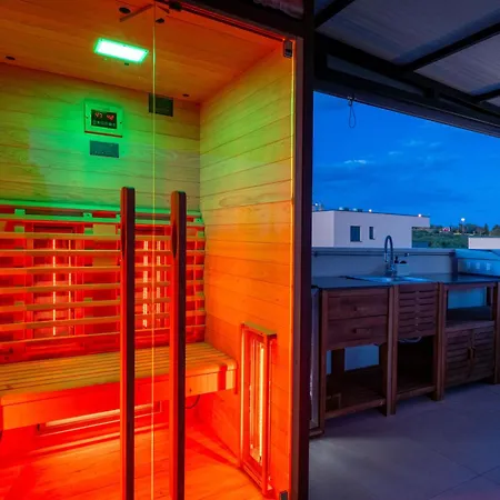 Sky Lounge & - Rooftop Wellness & Gym * 자다르