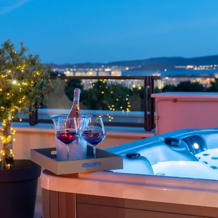Sky Lounge & - Rooftop Wellness & Gym 아파트