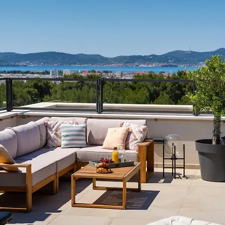 Sky Lounge & - Rooftop Wellness & Gym 아파트