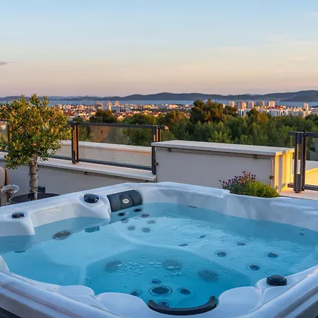 아파트 Sky Lounge & - Rooftop Wellness & Gym