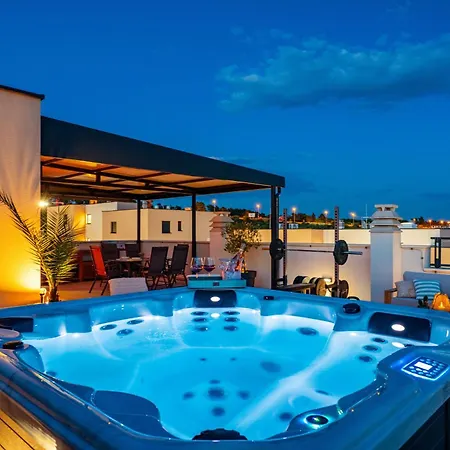 Sky Lounge & - Rooftop Wellness & Gym * 자다르