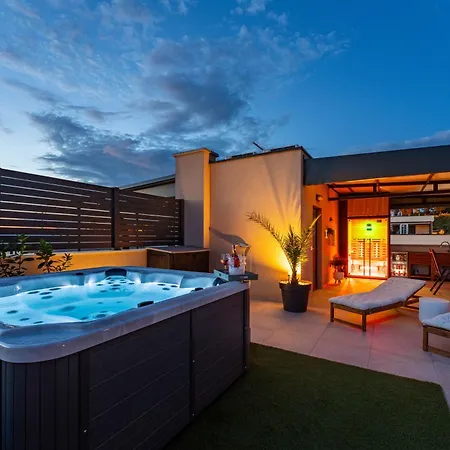 Sky Lounge & - Rooftop Wellness & Gym 아파트 *