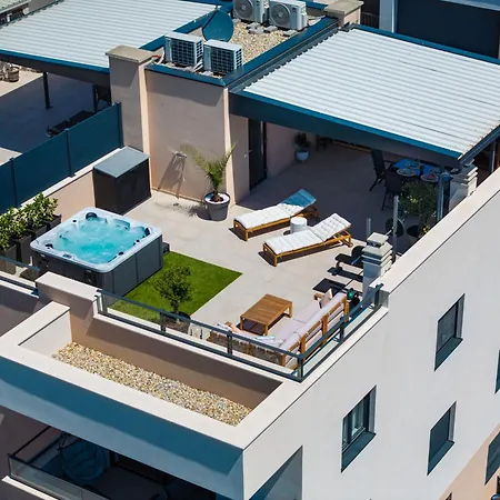 아파트 Sky Lounge & - Rooftop Wellness & Gym